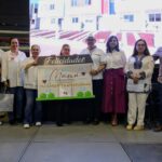 Alcaldesa Lorena García Cázares hace entrega de una casa en evento del día de las madres