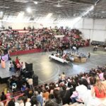 Más de 10 mil personas celebran a las madres en Tulancingo; Ángela Maldonado gana automóvil